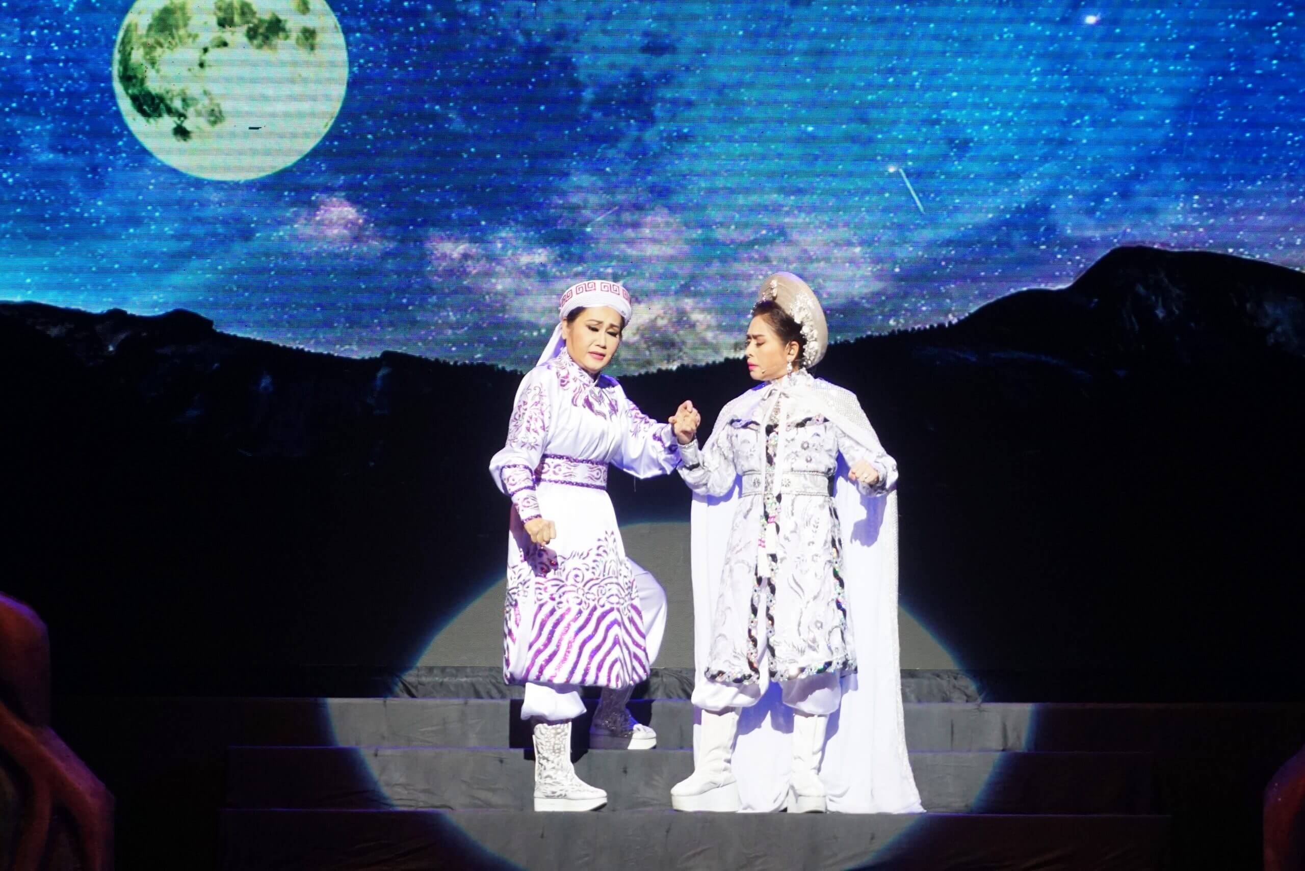 Nhớ Thanh Sang, Thanh Hằng "cả gan" hóa thân Thi Sách 3 Nhớ Thanh Sang, Thanh Hằng cả gan hóa thân Thi Sách - Ảnh 2.